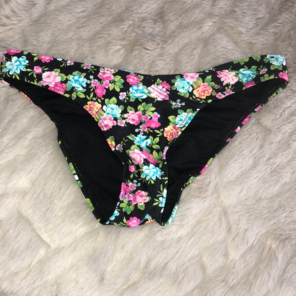 Forever21 floral bikini bottoms; size S; like new!
